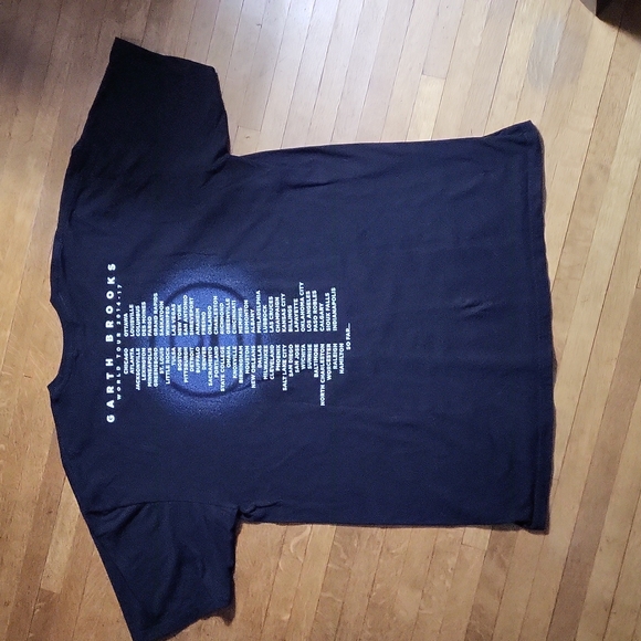 Garth Brooks Concert Tee - Picture 4 of 4